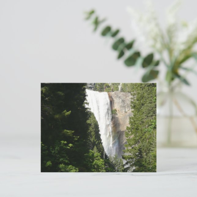 Vernal Falls II dans le Parc national de Yosemite (Debout devant)