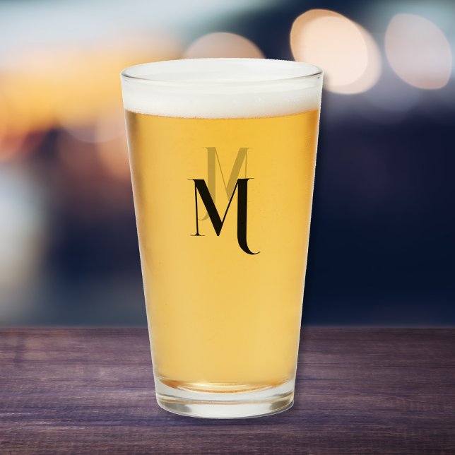 Verre à bière monogrammé avec typographie moderne  (Custom Modern Typography Monogrammed Beer Glass)