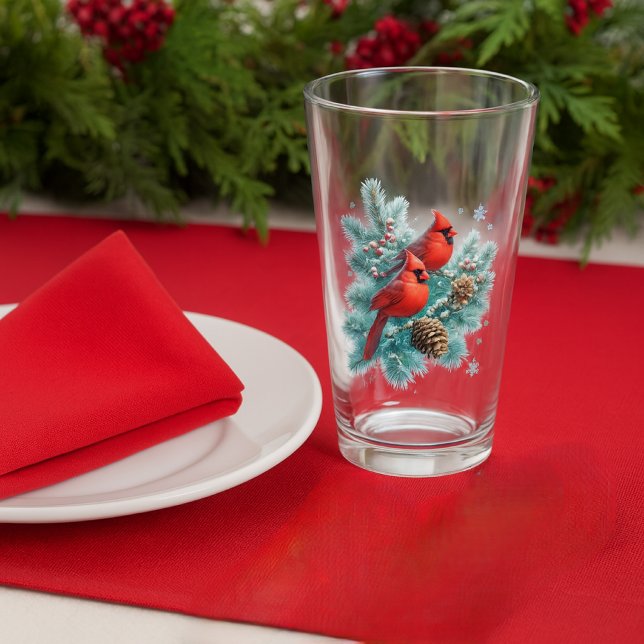 Verre à boisson Cardinal Rouge et Pin de Noël (Set a festive holiday table with red cardinal bird and pine beverage glass. )