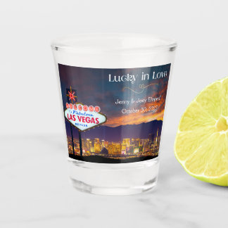 Verre A Shot Annonce de Mariage à Las Vegas Lucky In Love