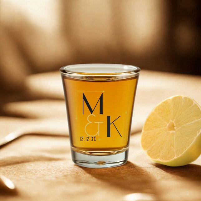 Verre A Shot Art Déco 1920 Mariage Sauvegarder La Date Tirage V (Save the Date shot glass for your vintage Gatsby Wedding. Just add your initials and wedding date)
