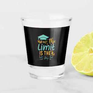 Verre A Shot Art Maintenant, La Limite Est Le Ciel