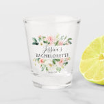 Verre A Shot Bachelorette Party Shot Glass<br><div class="desc">Commencez la fête avec ces belles lunettes de tir. Ceux-ci font un grand gardien pour toutes les belles dames qui assistent à l'épique bachelorette!</div>