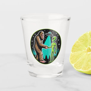 Verre A Shot Bigfoot Alien Alliance - Funny Scifi Cryptid