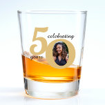 Verre A Shot Black & Gold 50 Cinquante ans 50e anniversaire<br><div class="desc">Vitre photo d'anniversaire noir et or pour 50 ans. Conception Unisex pour les femmes ou pour les hommes. Customisez l'âge qui convient à votre occasion et ajoutez une photo personnelle du destinataire. Idéal pour un 50e anniversaire ou décoration de fête d'anniversaire pour un bain de cinquantième anniversaire.</div>