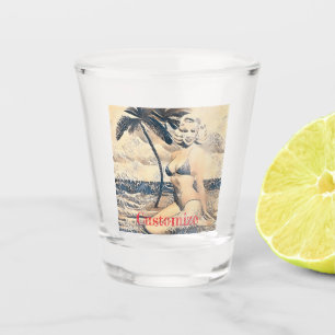 Verre A Shot Blonde Kneeling Modèle de bikini Thunder_Cove