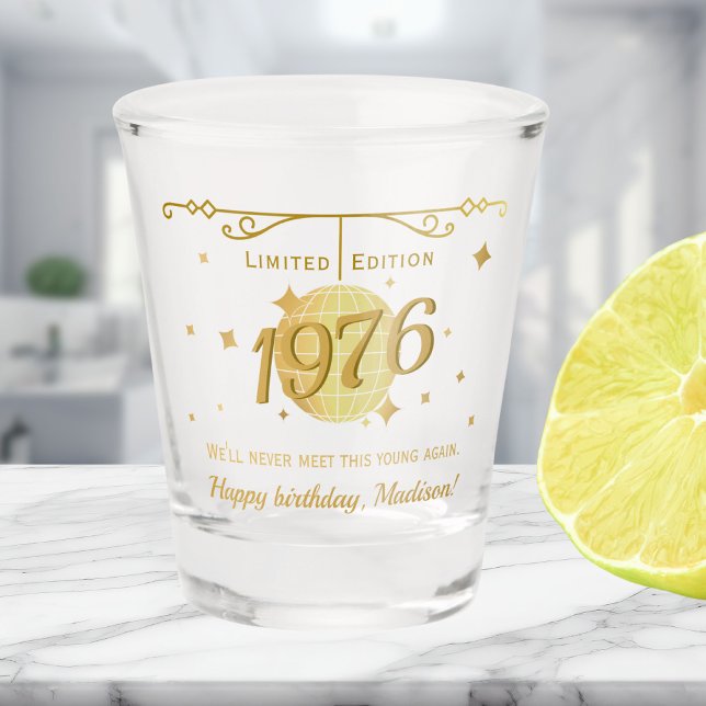 Verre A Shot Born in 1976 50th birthday party drinks barware (Créateur téléchargé)