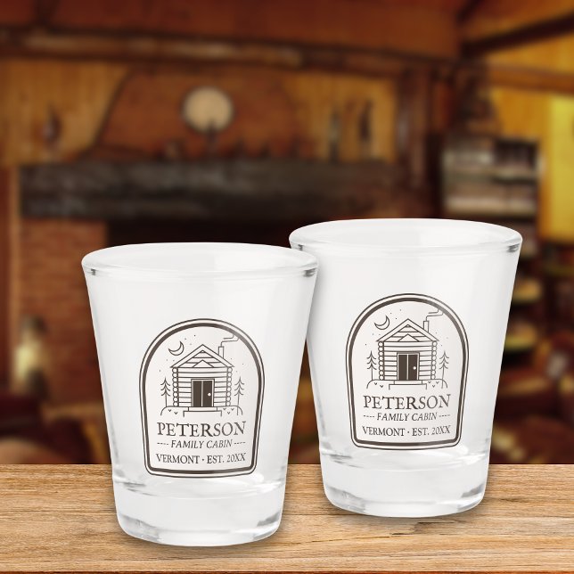 Verre A Shot Cabine familial Bois rustique Décor personnalisé (Personalized Family Cabin Date Established Rustic Decor Custom Shot Glass)