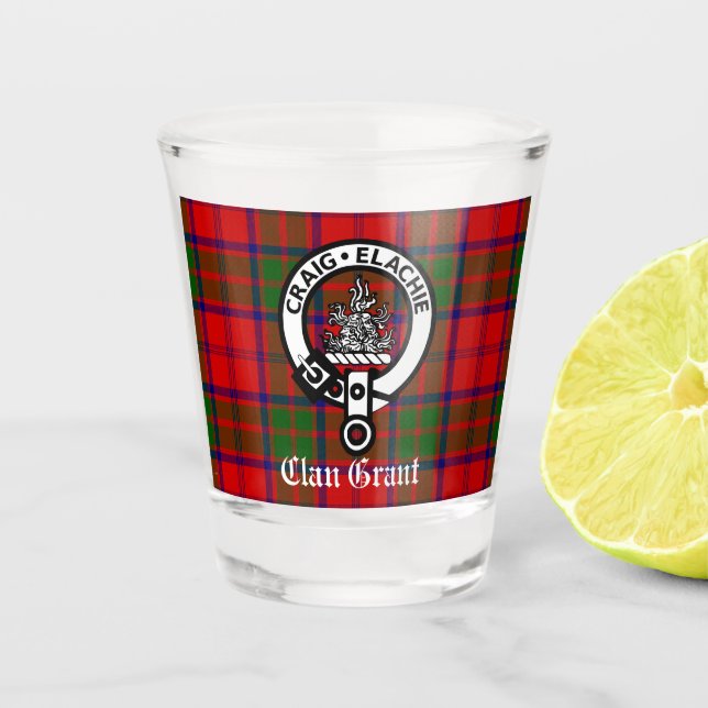 Verre A Shot Clan Grant Tartan et Insigne de crête (Devant)