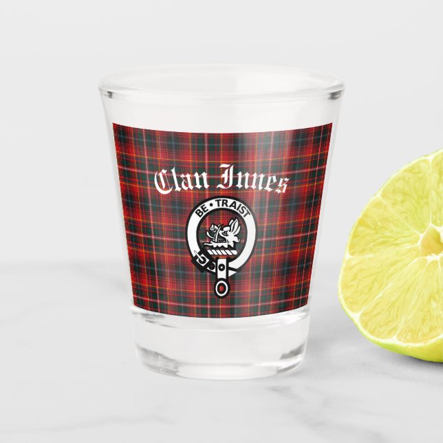 Verre A Shot Clan Innes Crest Badge et Tartan (Devant)