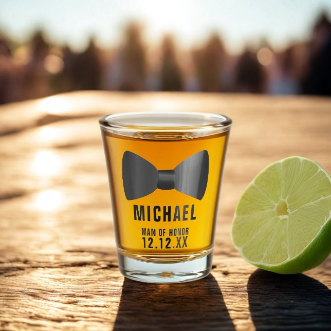 Verre A Shot Demande en mariage Témoin homme noeud papillon ver (A black bow tie shot glass for your Man of Honor or any member of your wedding party)