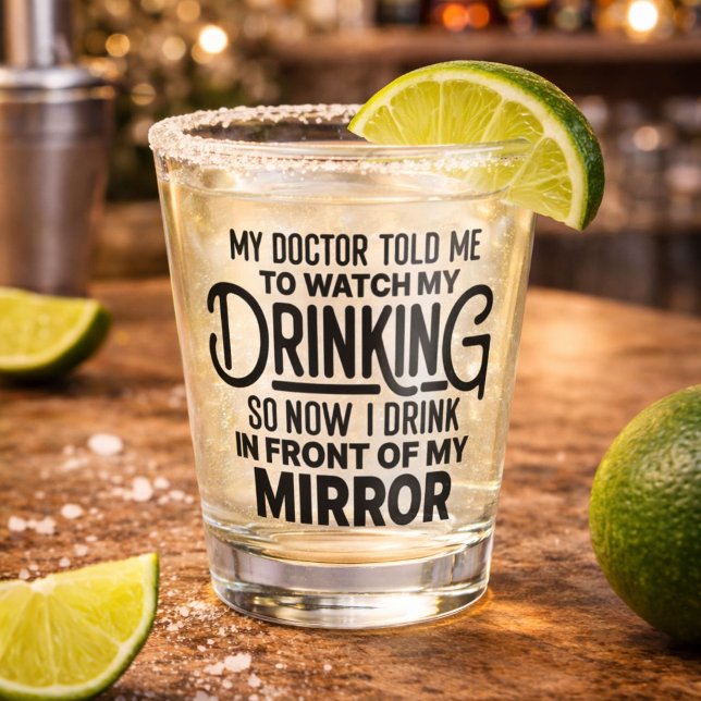 Verre A Shot Drôle de Boire devant le Miroir (Créateur téléchargé)