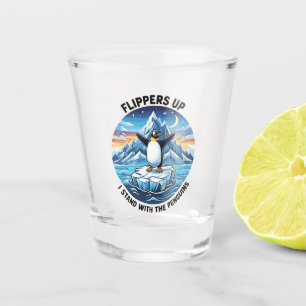 Verre A Shot Drôle Penguin Résiste À La Manifestation Contre Le