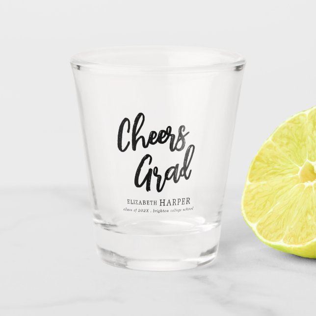 Verre A Shot Félicitations Modernes Grad Brush Script Diplômé  (Devant)