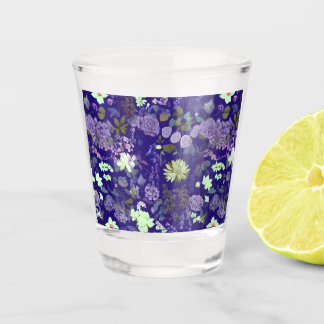 Verre A Shot Fleurs à l'atmosphère élégante et mystérieuse