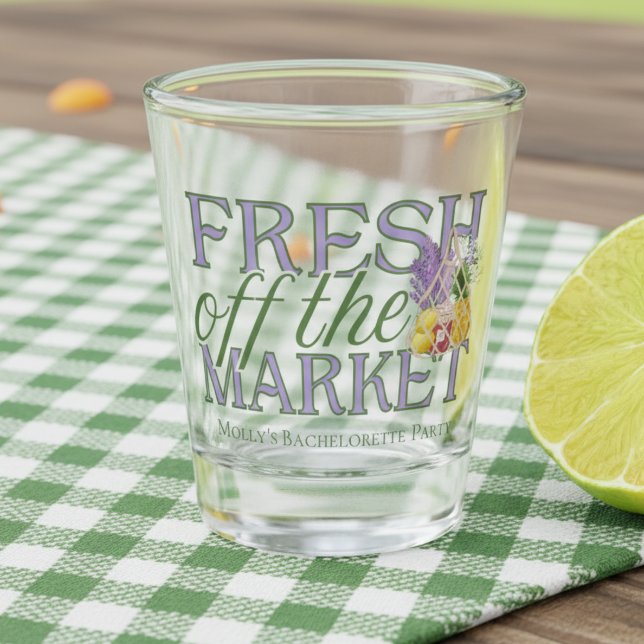 Verre A Shot Fresh Off Market - Personnalisé Moderne Maridal (Celebrate your newly-engaged status in style with this elegant “Fresh Off the Market” design!)