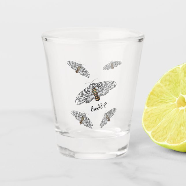 Verre A Shot Giant leopard moth cartoon illustration  (Devant)