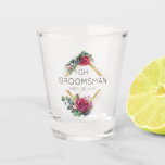 Verre A Shot Groomsman Red Rose Mariage Date Monogramme<br><div class="desc">Un verre de tir personnalisé pour customiser avec le monogramme de votre marié, les initiales de la mariée et du marié et la date du mariage. Le design est composé de roses rouges, d'eucalyptus et de verdure sur un cadre géométrique en diamant doré. Un beau cadeau de souvenir mariage pour...</div>