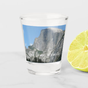 Verre A Shot Half Dome vu de côté dans le parc national de Yose