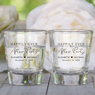 Verre A Shot Heureux toujours après le Mariage du parti