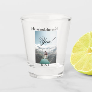 Verre A Shot Il a demandé elle a dit oui photo de fiançailles n