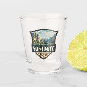 Verre A Shot Illustration du parc national Yosemite Badge rétro