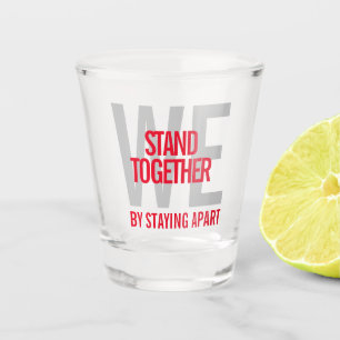 Verre A Shot Ironique Nous Sommes Ensemble En Restant Éloignés
