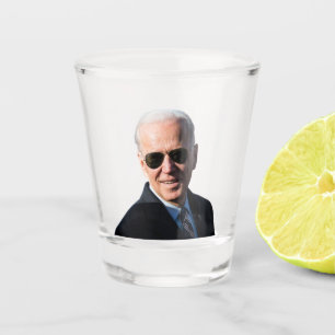Verre A Shot Joe Biden lunettes de soleil sur l'élection prés