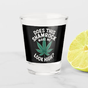 Verre A Shot La fête drôle de la Saint-Patrick pour les gars Su