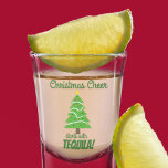 Verre A Shot La Soirée De Noël Commence Avec Tequila Funny Holi<br><div class="desc">Ce verre de tir est une grande faveur de fête pour vos invités à votre fête annuelle moche pull de Noël ou la famille se réunissent. Un drôle de verre avec un sapin de Noël et la citation "La fête de Noël commence avec Tequila!. Allez faire la fête !</div>