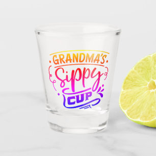 Verre A Shot La tasse sippy de grand-mère
