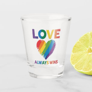 Verre A Shot L'amour gagne toujours LGBT