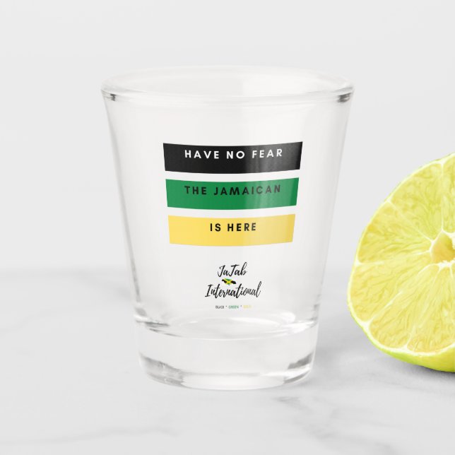 Verre A Shot Le Jamaïcain N'A Pas Peur D'Être Laissé Coup De Ve (Devant)