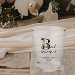 Verre A Shot LETTRE FÉMININE Neutre Fleur FEMME FEMME<br><div class="desc">Prenez du verre pour personnaliser votre serveuse d'accueil comme un cadeau de remerciement ou pour l'utiliser à votre bachelorette, dîner de répétition, réception, etc. Bridesmaid est écrit à l'aide de lettres florales boho neutres et d'écriture manuscrite. Vous pouvez également ajouter le nom de la mariée et du marié ainsi que...</div>