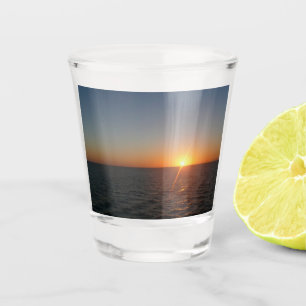 Verre A Shot Lever du soleil à Sea III Océan Horizon