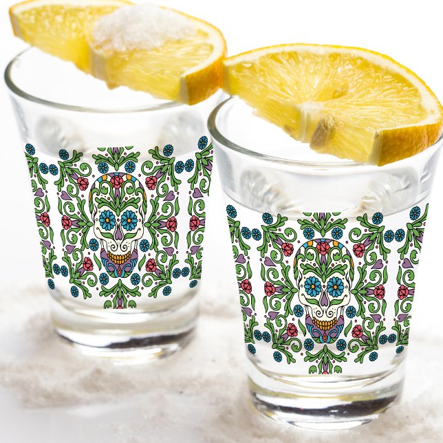 Verre A Shot Mariposa mexicaine Crâne à sucre (This intricate colorful design on a shot glass will make the perfect splash at your get togethers.)