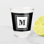 Verre A Shot Monogramme Groomsman ou Best Man<br><div class="desc">Donnez à vos groomsmen ou meilleur homme un verre photographié monogrammé pour se souvenir de votre jour spécial</div>