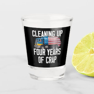 Verre A Shot Nettoyage de quatre ans de merde Camion à ordures