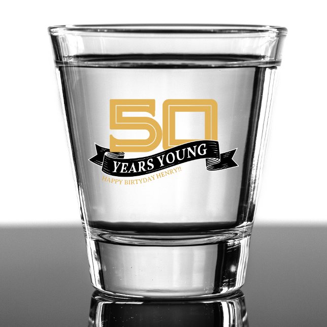 Verre A Shot Noir & Or 50 ans Jeune bannière 50e anniversaire (Black & Gold 50 Years Young Banner 50th Birthday Shot Glass)