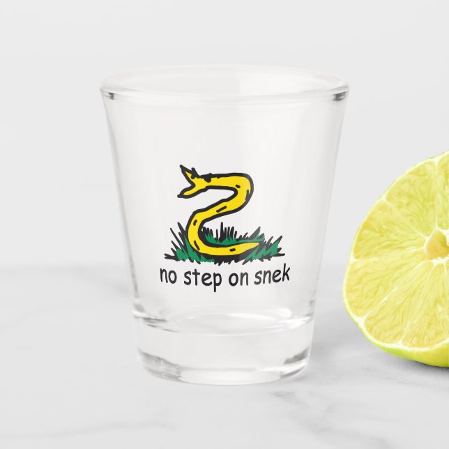 Verre A Shot Pas de pas sur les mèmes de serpent Gadsden parodi (Devant)