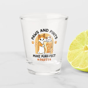 Verre A Shot Patrouilles et pintes de la fête de la bière Oktob