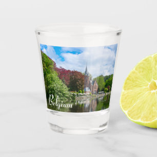 Verre A Shot Petit château près du lac à Bruges, Belgique