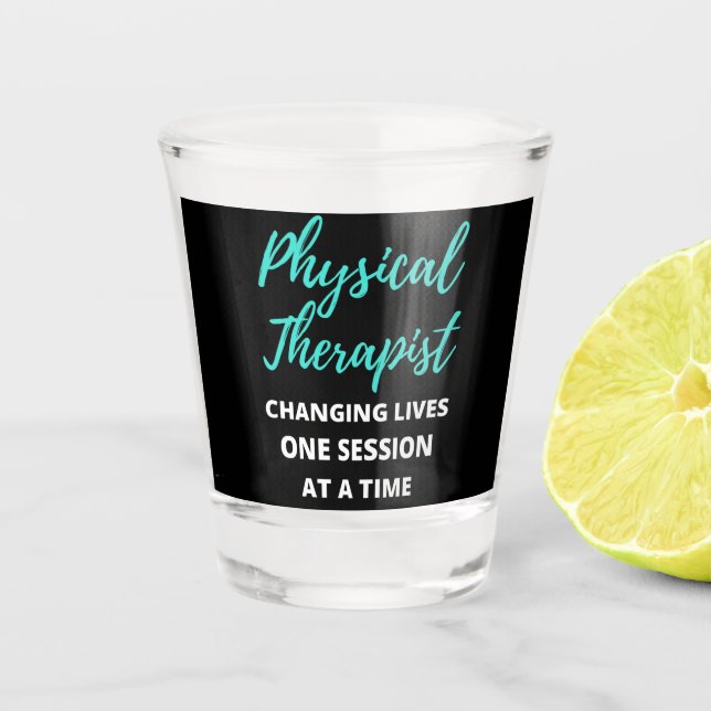 Verre A Shot Physical Therapist Changing Lives One Session (Devant)