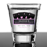 Verre A Shot Poker Aces rose et noir Bachelorette Party<br><div class="desc">Bachelorette à thème de poker noir et rose verre tourné avec quatre as et marquee signe. Personnalisez-le avec les détails de l'événement de la mariée.</div>