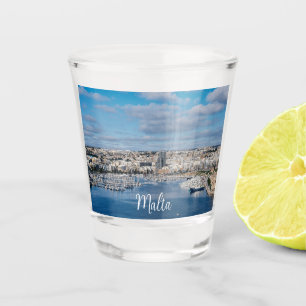 Verre A Shot Port de Sliema avec bâtiments et bateaux modernes