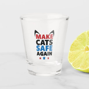 Verre A Shot Rendre les chats en sécurité, une fois de plus, le