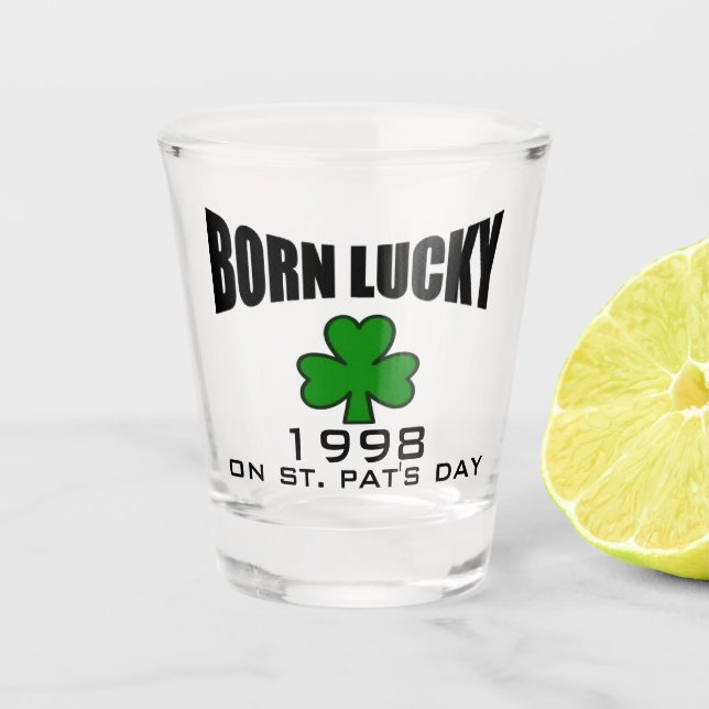 Verre A Shot shamrock irlandais chanceux soutenu par (Devant)