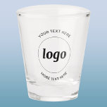 Verre A Shot Simple logo et branding promotionnel d'entreprise<br><div class="desc">Un logo simple et un texte personnalisé pour votre entreprise. Remplacez le logo et le texte par les vôtres pour personnaliser. Utilisez les deux champs de texte, ou supprimez-en un si vous préférez. Utilisez-les vous-même, donnez-les à vos employés et collègues, vendez-les à des clients ou offrez-les en cadeau promotionnel pour...</div>