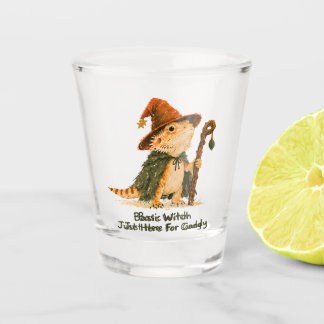 Verre A Shot Sorcière de base ici pour les bonbons Dragon barbu