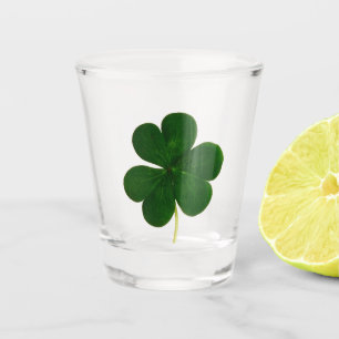 Verre A Shot Symbole irlandais St Patrick de l'Irlande de